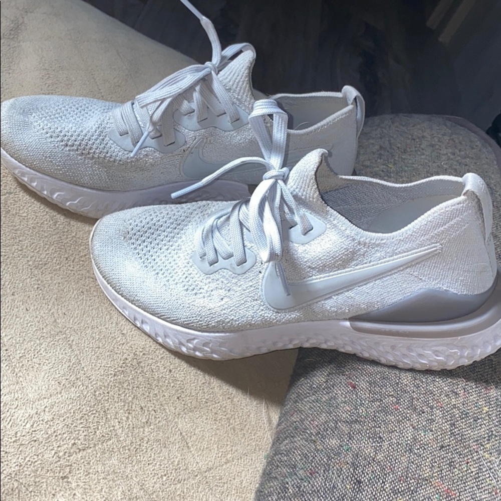 Nike shoes! Super cute, Gently worn!